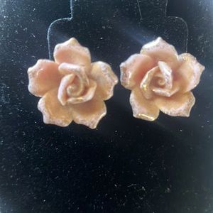 Vtg CORO clip on 3 d flower earrings/ ear studs